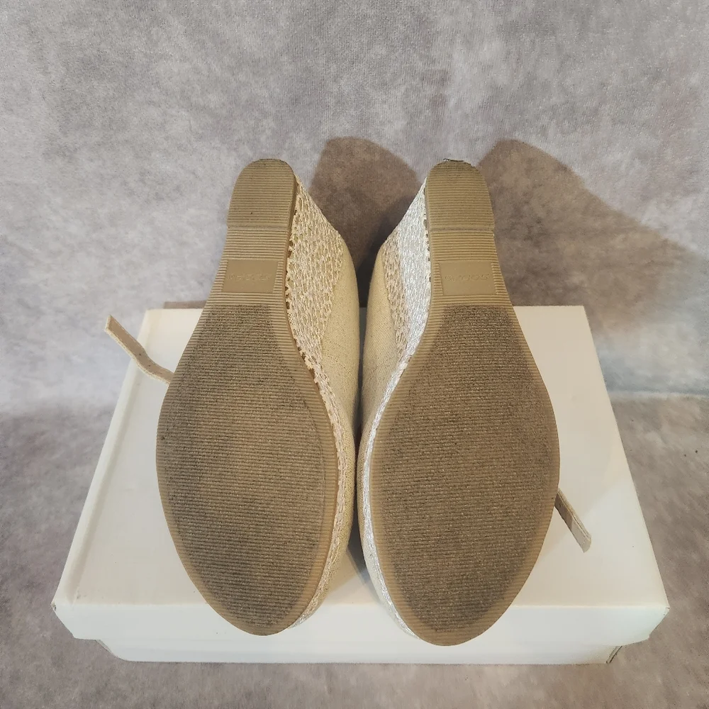 Soda Lace‎ Heel Cream Wedge Shoes Size 4M